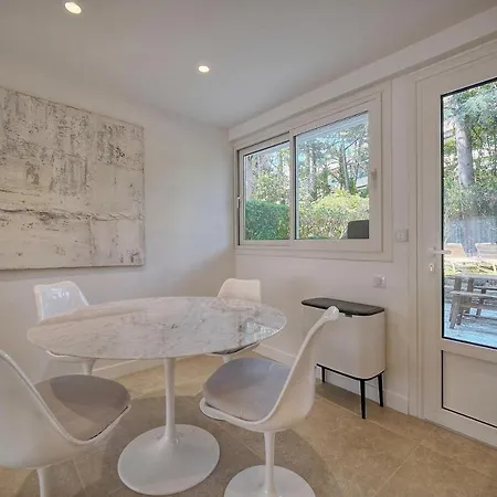 Luxury - Stunning Renovated 2 Bedroom Lejlighed Cannes
