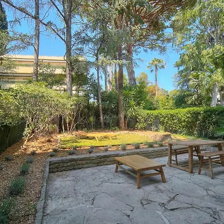 Lejlighed Luxury - Stunning Renovated 2 Bedroom