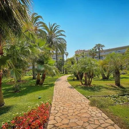 Luxury - Stunning Renovated 2 Bedroom Lejlighed Cannes