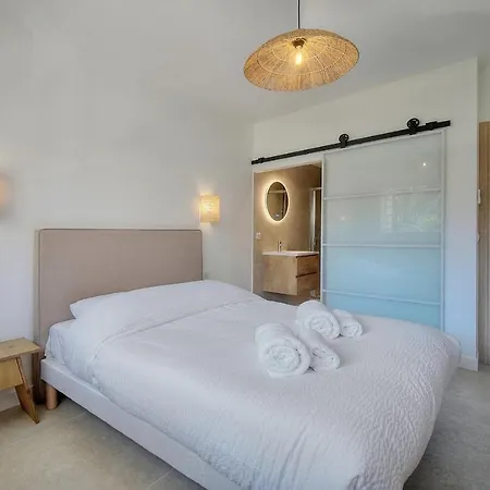 Lejlighed Luxury - Stunning Renovated 2 Bedroom Cannes